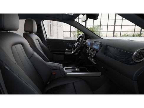 Used 2026 Mercedes-Benz GLA 250 4MATIC image 3