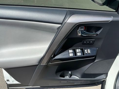Used 2018 Toyota RAV4 Limited w/ Advanced Technology Package AWD/4WD image 28