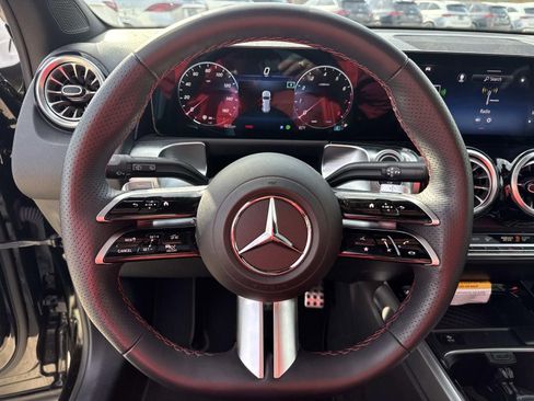 Used 2025 Mercedes-Benz GLB 250 GLB 250 image 22