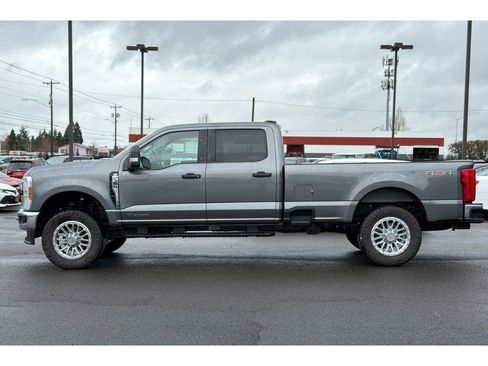 Used 2025 Ford F350 XLT image 9
