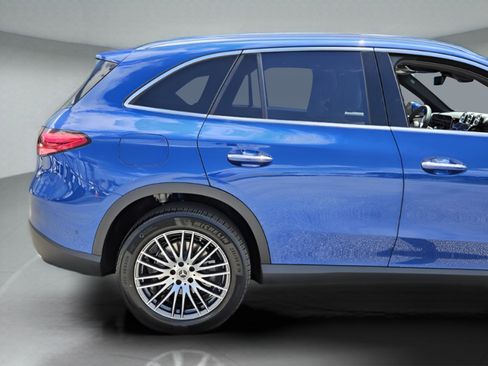 New 2025 Mercedes-Benz GLC 300 image 38