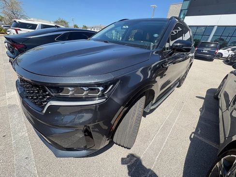 Used 2022 Kia Sorento SX image 3