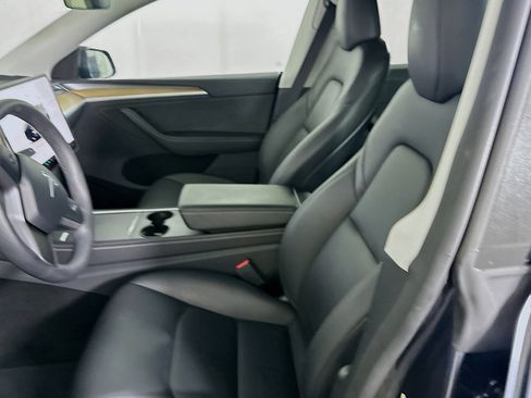 Used 2024 Tesla Model Y Long Range AWD/4WD image 13