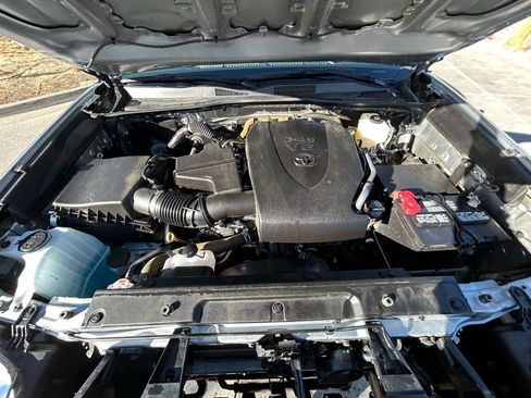 Used 2023 Toyota Tacoma TRD Off-Road image 32