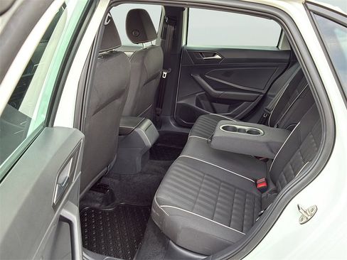 Used 2023 Volkswagen Jetta Sport image 13