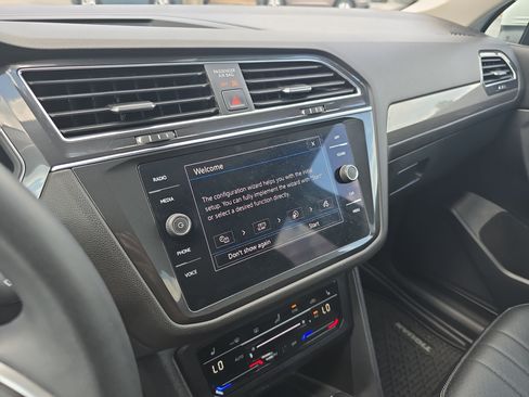 Used 2022 Volkswagen Tiguan SE FWD image 21