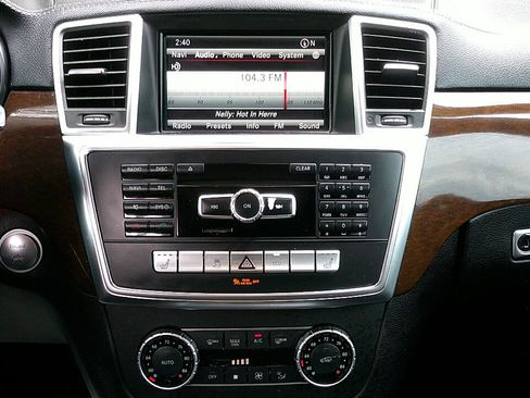 Used 2015 Mercedes-Benz GL 450 4MATIC image 41