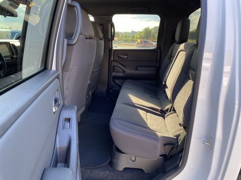 Used 2023 Nissan Frontier SV w/ Midnight Edition Package AWD/4WD image 17