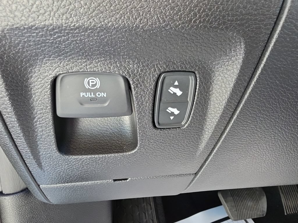 Used 2026 RAM 1500 Laramie AWD/4WD image 27