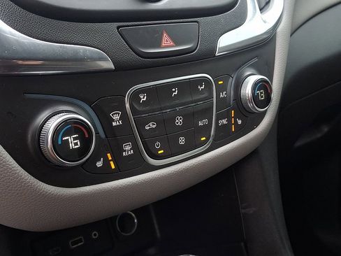 Used 2021 Chevrolet Equinox LT image 15