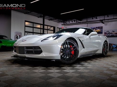 Used 2019 Chevrolet Corvette Stingray Coupe RWD image 1