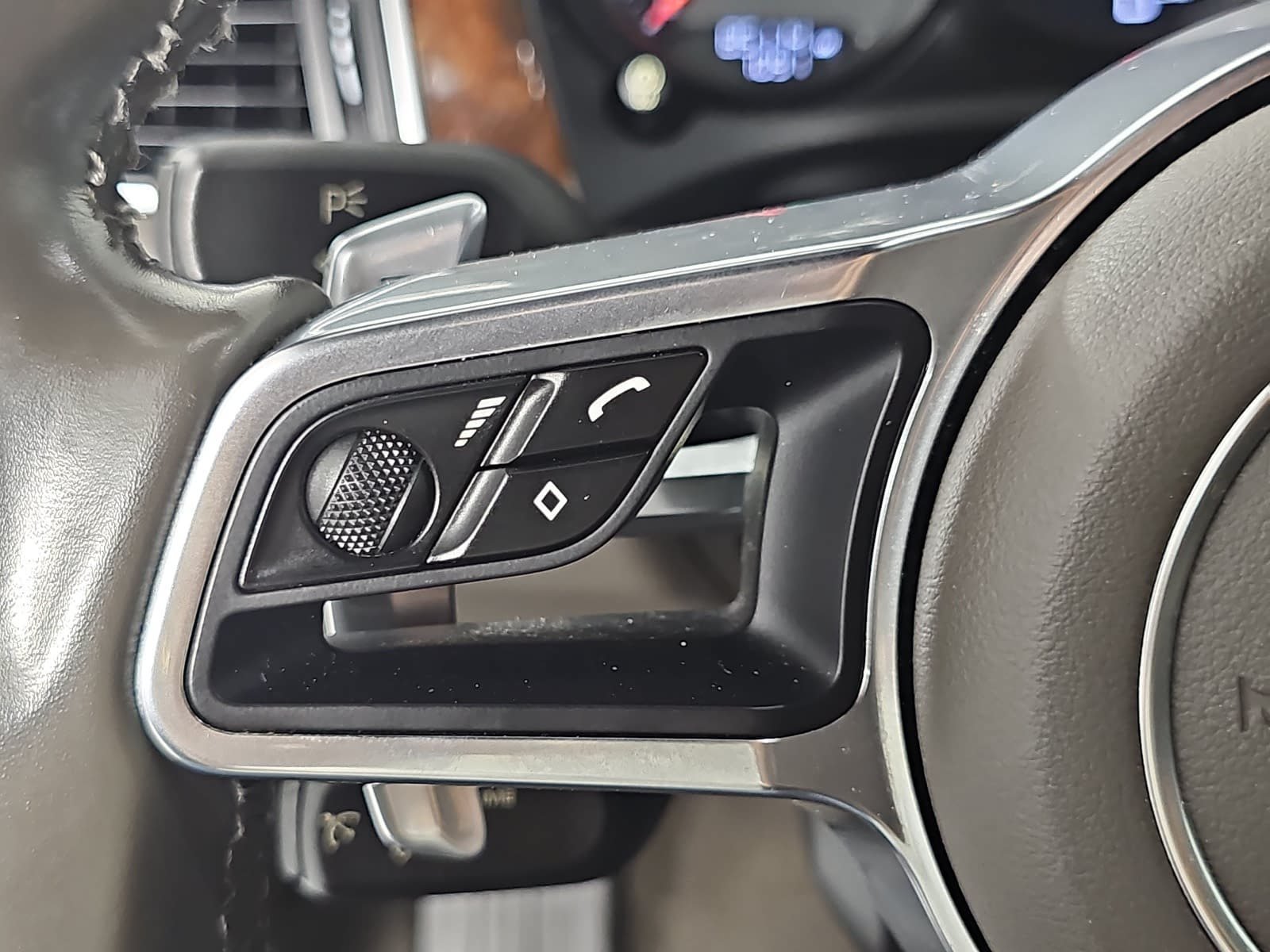 Used 2017 Porsche Macan S AWD/4WD image 17