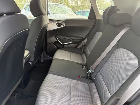 Used 2021 Kia Soul LX image 11