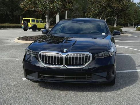 New 2026 BMW 530i xDrive w/ Premium Package image 3