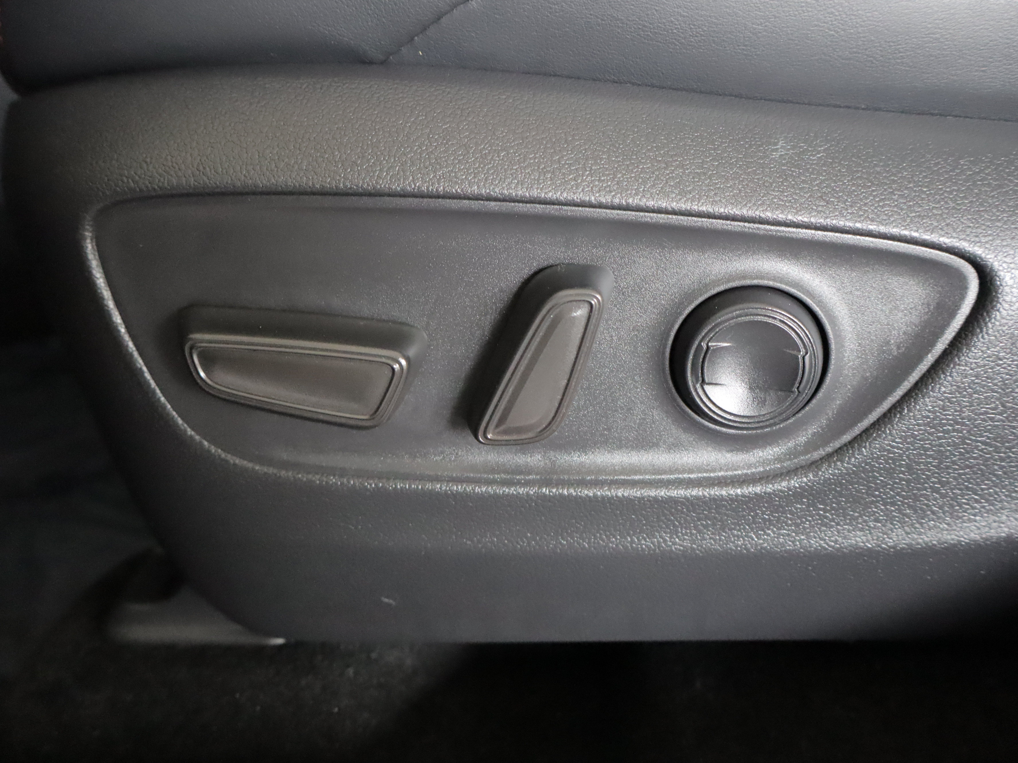 Used 2023 Toyota RAV4 XSE w/ Weather Package AWD/4WD image 13