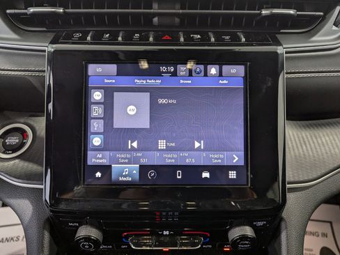 Used 2023 Jeep Grand Cherokee Laredo image 19