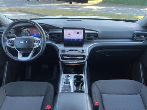 Certified 2022 Ford Explorer XLT w/ Class IV Trailer Tow Package image 35