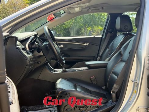 Used 2019 Chevrolet Impala Premier FWD image 9