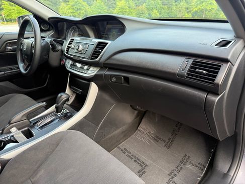 Used 2015 Honda Accord EX image 24