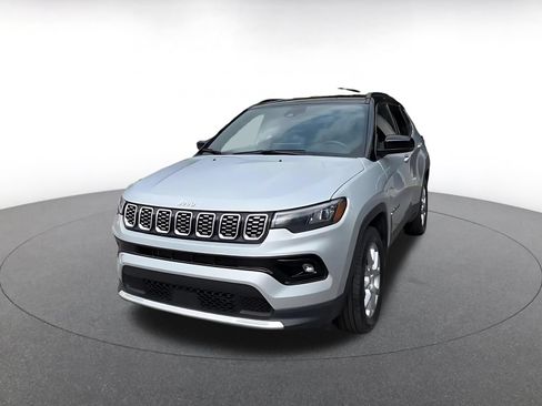 Used 2025 Jeep Compass Limited AWD/4WD image 6