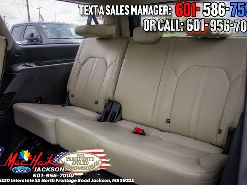 Used 2019 Ford Expedition Max Platinum RWD image 10