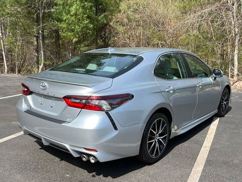 Used 2023 Toyota Camry SE AWD/4WD image 5