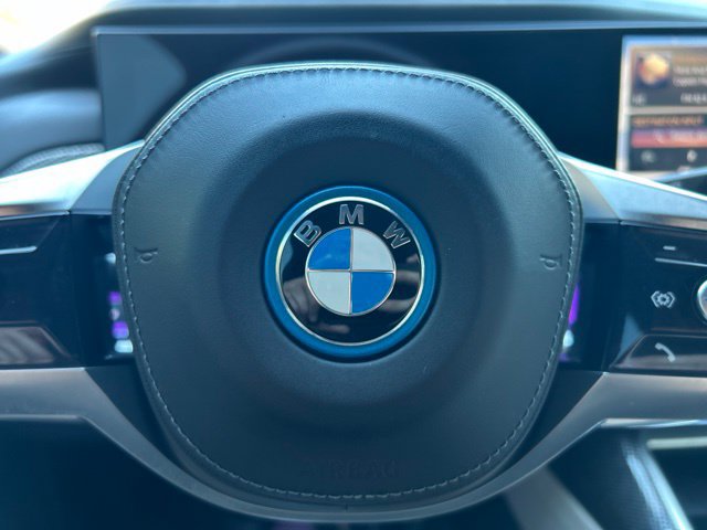 Used 2023 BMW i7 xDrive60 AWD/4WD image 25