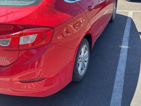 Used 2017 Chevrolet Cruze LT w/ Convenience Package image 21