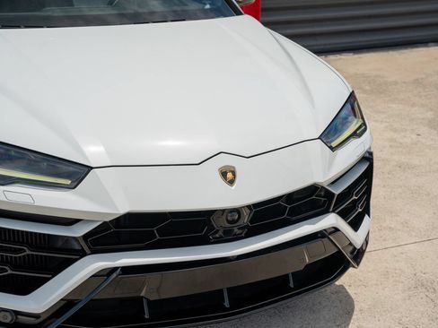 Used 2022 Lamborghini Urus AWD/4WD image 8