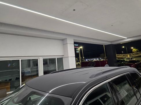 New 2025 Jeep Grand Cherokee Laredo w/ Luxury Tech Group I RWD image 10