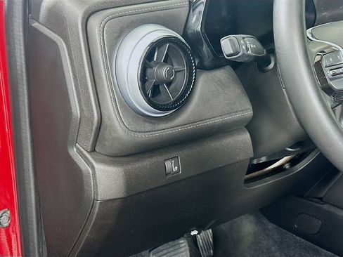 Used 2024 Chevrolet Colorado LT w/ LT Convenience Package RWD image 10