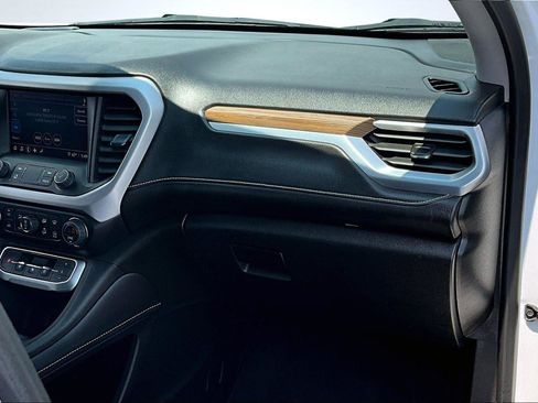 Used 2023 GMC Acadia SLE w/ Driver Convenience Package AWD/4WD image 17