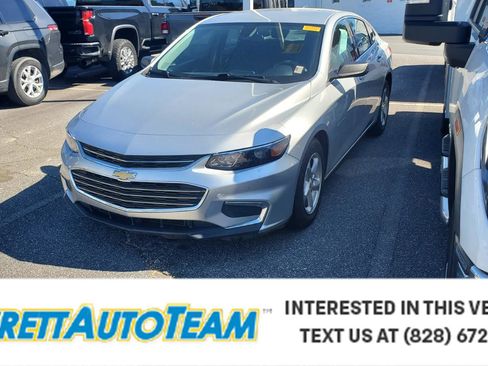 Used 2018 Chevrolet Malibu LS FWD image 1