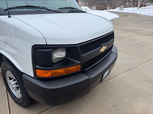 Used 2015 Chevrolet Express 2500 LS image 36