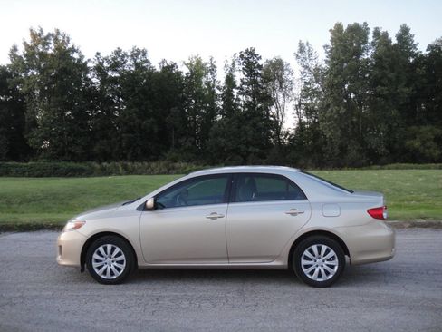 Used 2013 Toyota Corolla LE image 5