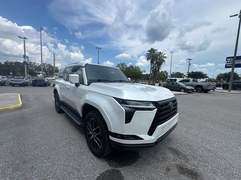 Used 2024 Lexus GX 550 w/ Accessory Package (2T) AWD/4WD image 6