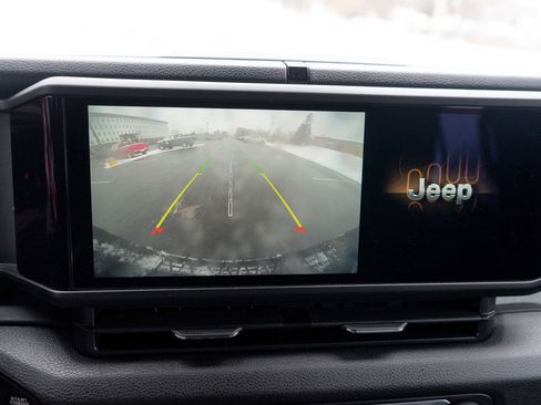 Used 2024 Jeep Wrangler Willys image 18