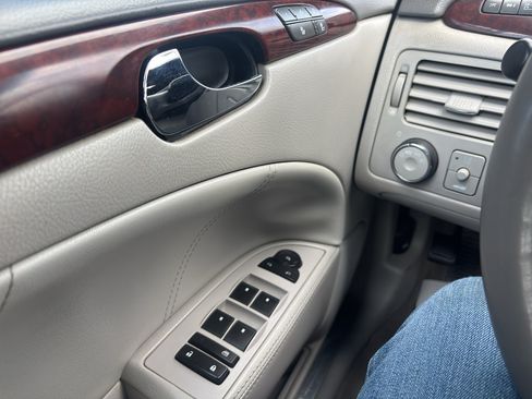 Used 2009 Buick Lucerne CXL FWD image 22