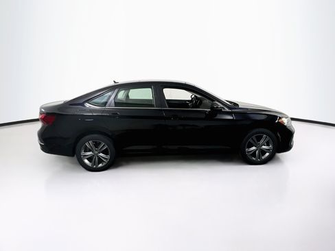 Used 2023 Volkswagen Jetta SE FWD image 4