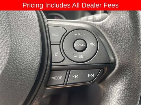 Used 2024 Toyota RAV4 XLE AWD/4WD image 26