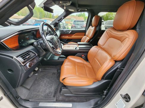 Used 2019 Lincoln Navigator L Reserve AWD/4WD image 14