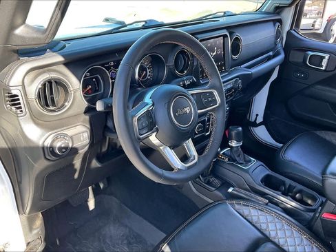 Certified 2023 Jeep Gladiator Overland image 32