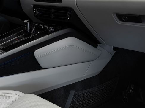 Used 2024 Porsche 911 Carrera 4S image 30