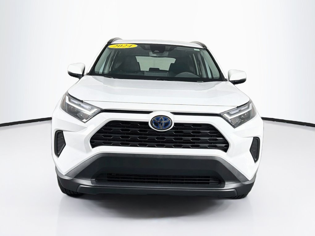 Used 2024 Toyota RAV4 XLE AWD/4WD image 2