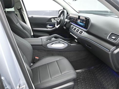 New 2026 Mercedes-Benz GLS 450 4MATIC image 31