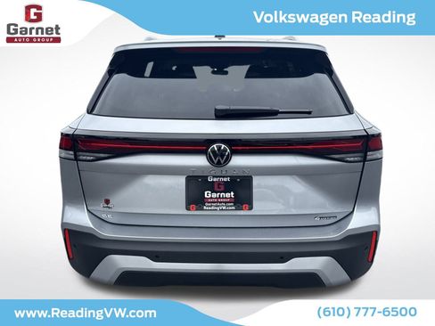 New 2025 Volkswagen Tiguan SE image 4