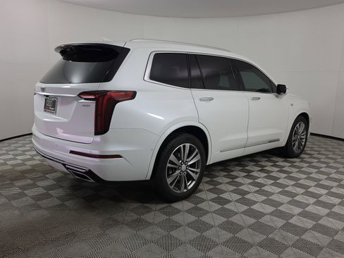 Used 2021 Cadillac XT6 Premium Luxury FWD image 7