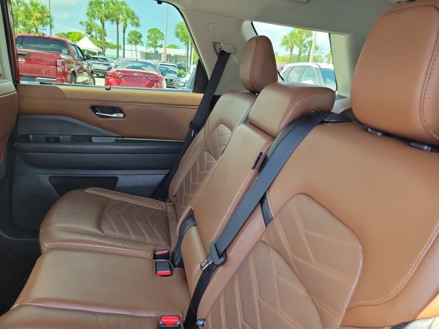 Certified 2024 Nissan Pathfinder Platinum w/ Cargo Package FWD image 12