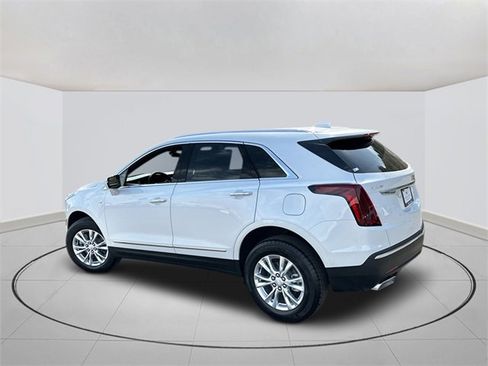 New 2025 Cadillac XT5 Luxury image 3