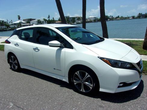 Used 2018 Nissan Leaf SV FWD image 19